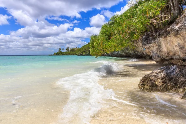 Пляж Иасо, Лифу, Новая Каледония, Южная часть Тихого океана — стоковое фото