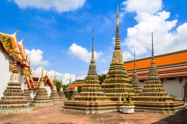 Wat Pho içinde Stupas
