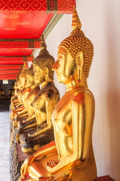 Wat Pho'daki Buda heykelleri — Stok fotoğraf