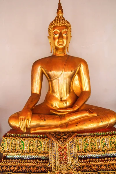 Boeddhabeelden in Wat Pho — Stockfoto