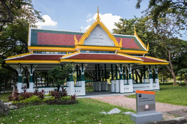 Sam Sen Electric arbeider ved paviljongen – stockfoto