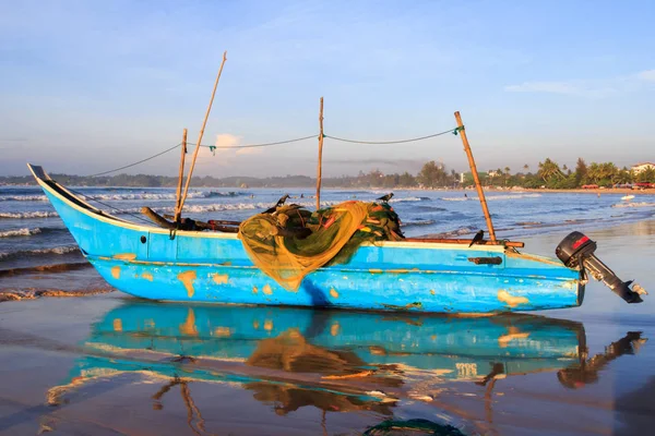 Barco de pesca tradicional —  Fotos de Stock