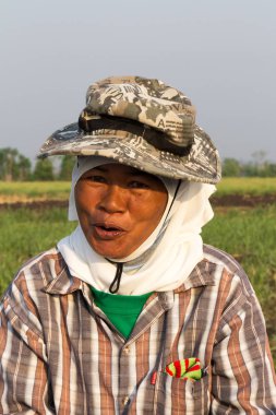 Bir kadın tarım işçisinin portresi