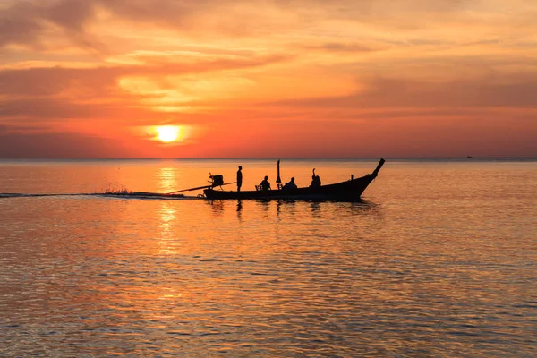 Long Tail Boot bei Sonnenuntergang, — Stockfoto