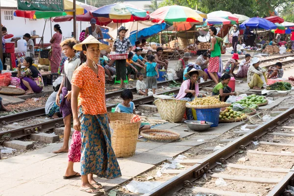 Market on railway station platform — Stock Photo, Image