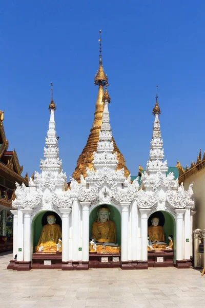 Gebäude in der Shwedagon-Pagode — Stockfoto