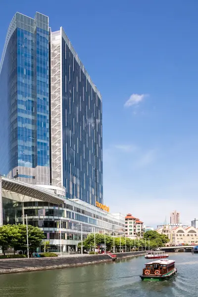 Clarke Rıhtımı'ndaki Singapur nehri. 