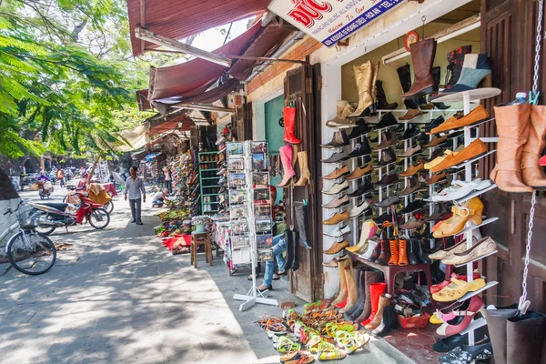 Boutique vente de chaussures . — Photo