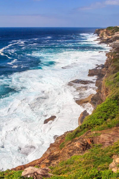 Rough seas by Waverley cemetery — Stock fotografie