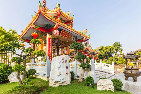 Čínský chrám v centru města. — Stock fotografie