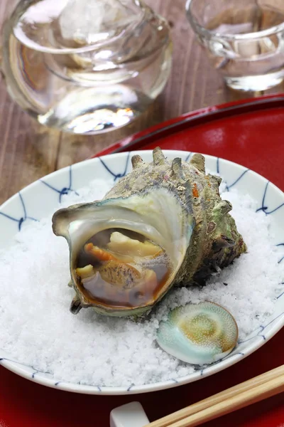 Sazae Tsuboyaki 角头巾壳煮全在自己的壳 日本食品 — 图库照片