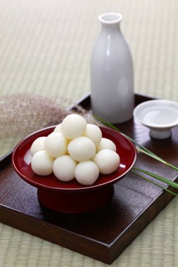 Tsukimi dango, geleneksel Japon hamur tatlısı ay izleme olayı için pirinç