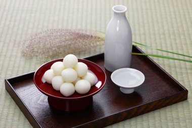 Tsukimi dango, geleneksel Japon hamur tatlısı ay izleme olayı için pirinç