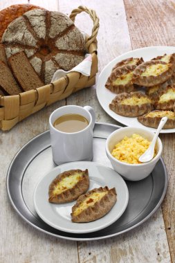 karjalanpiirakka ja munavoi, Karelya pasta ve yumurta tereyağı, Fin gıda, Finlandiya kahvaltı