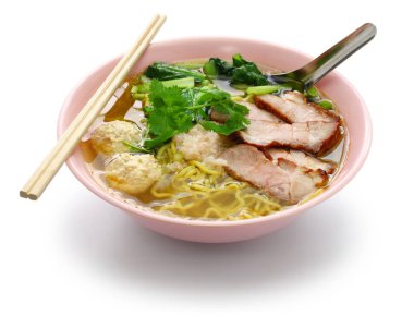 bami nam, yumurta Noodle çorba servis ile Kızartma domuz, Tayland Gıda