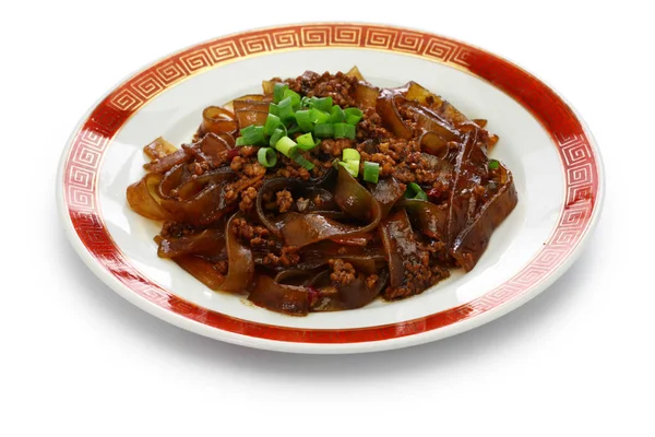 Fenpi みじん切りにした豚肉と緑豆シート ゼリー麺中国家庭料理 — ストック写真