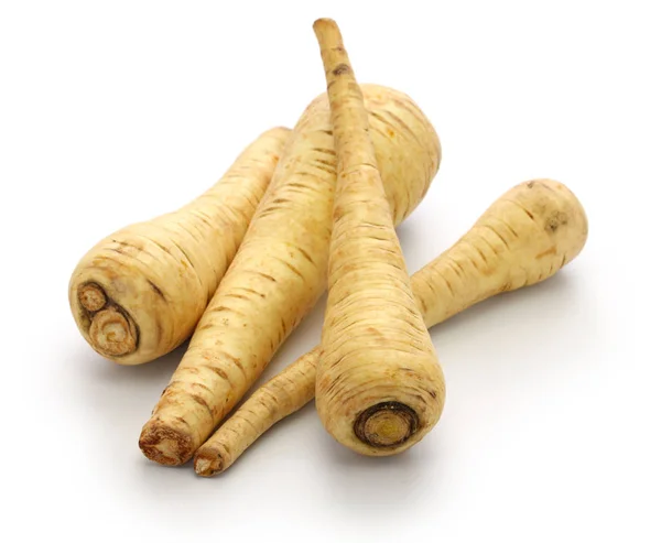 Beyaz Arka Plan Üzerinde Izole Parsnips — Stok fotoğraf