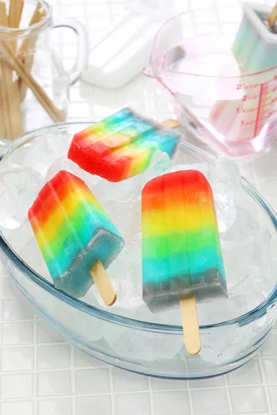 Hemmagjord Rainbow Pop — Stockfoto