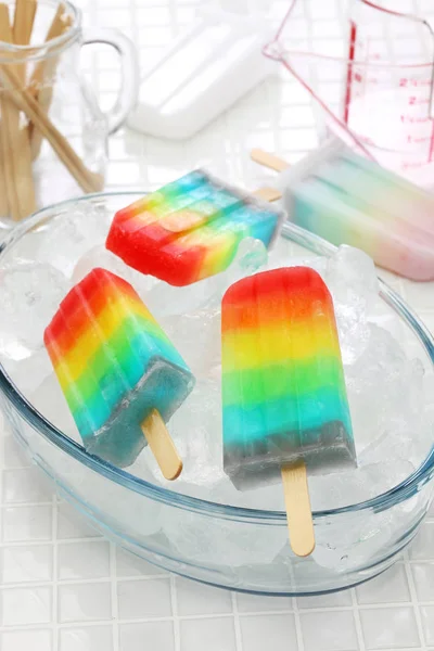 Hemmagjord Rainbow Pop — Stockfoto