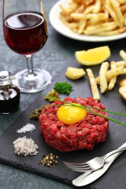 biftek tartare, tartar biftek, biftek tartar