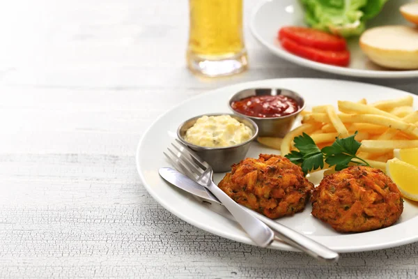 Homemade Maryland Crab Cakes Plate — Stock Photo, Image