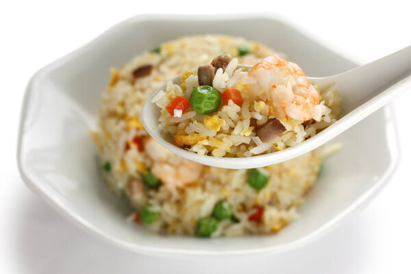 Жареный рис, китайская кухня, стиль Янчжоу
