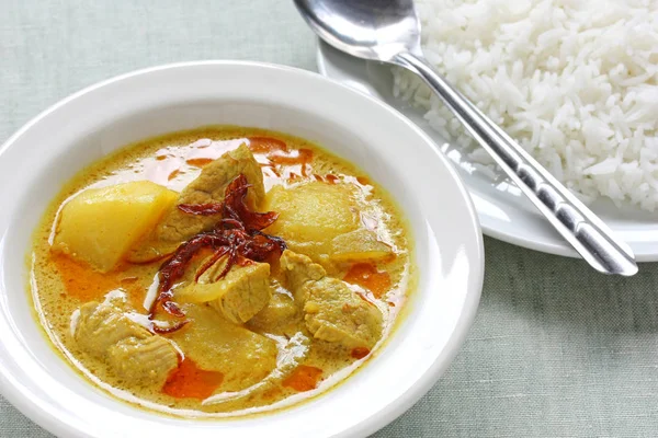 Hausgemachtes Gelbes Thai Curry — Stockfoto