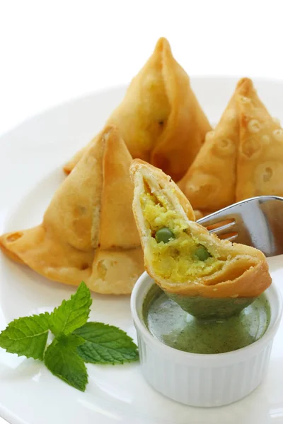 Taze Nane Daldırma Sosile Patates Samosa Hint Gıda — Stok fotoğraf