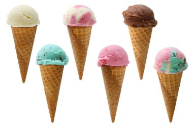 beyaz arka plan üzerinde altı dondurma mısır