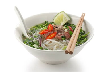 Pho bo, Vietnamca gıda, pirinç şehriye çorbası ile nadir biftek dilimlenmiş