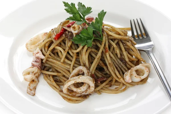 Inktvis Inkt Spaghetti Witte Achtergrond — Stockfoto