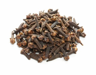 karanfil , hint baharat beyaz arka plan üzerinde izole 