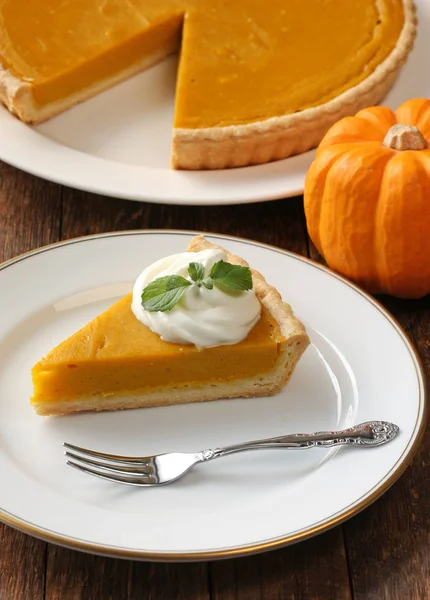Homemade Pumpkin Pie Isolated White Background — Stock Photo, Image