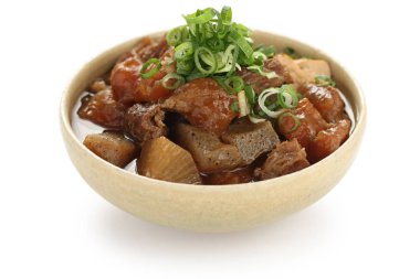 Gyusuji Nikomi (Soya Soslu Dana Tendonu) ; Japon pub gıda