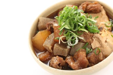 Gyusuji Nikomi (Soya Soslu Dana Tendonu) ; Japon pub gıda