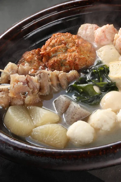 Oden Een Populaire Japanse Hot Pot Waaronder Daikon Radish Hanpen — Stockfoto