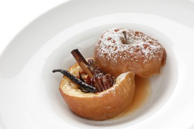 Ev yapımı elma beyaz arka planda izole