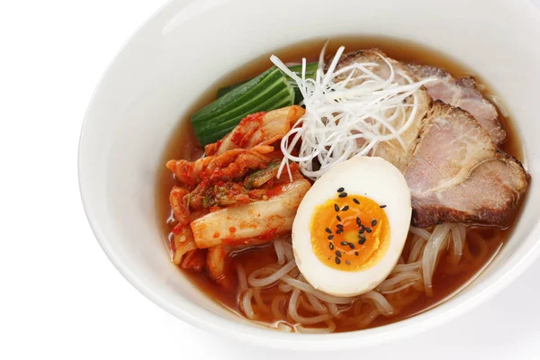 Korece Tarzı Soğuk Noodles — Stok fotoğraf