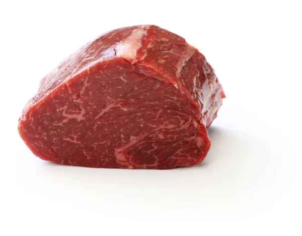 Rohes Rindfleisch Rumpf Block Fleisch Isoliert Auf Weißem Hintergrund — Stockfoto