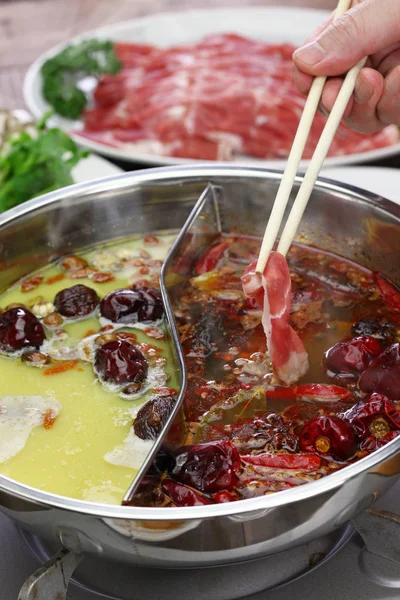 Chongqing Yin Yang Hot Pot Cuisine Chinoise — Photo