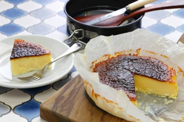 Ev yapımı Bask yanmış cheesecake, İspanyol Bar tatlı
