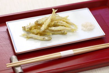 Kızarmış beyaz yem, Japon tempura stili.