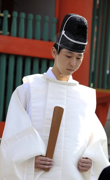 Kyoto Japonia Listopad 2014 Młody Mnich Fushimi Inari Taisha Przybytek — Zdjęcie stockowe