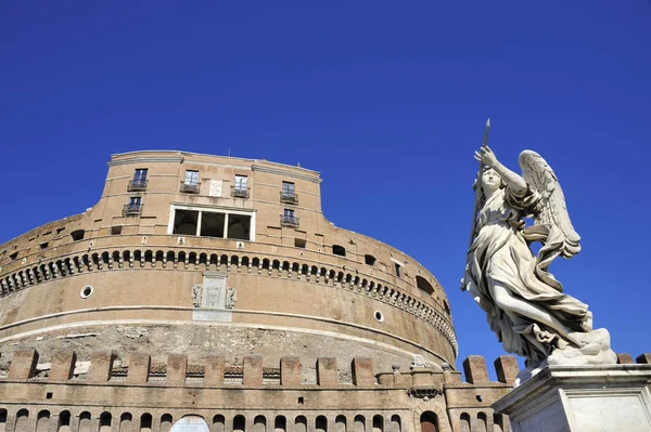 Enkelin Patsas Vanhan Linnoituksen Yksityiskohta Rooman Linna Italia — kuvapankkivalokuva