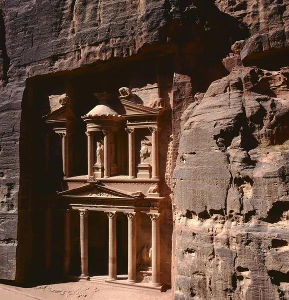 Antiguo Tesoro Petra Jordania Visto Desde Una Montaña Hay Gente — Foto de Stock