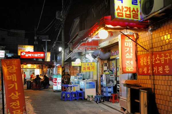 Seoul Südkorea November 2015 Kleines Freiluftrestaurant Einer Engen Gasse Haebangchon — Stockfoto