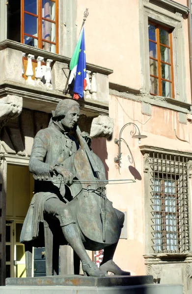 Szobor Zeneszerző Csellista Luigi Boccherini Híres Zenei Akadémia Lucca Toszkána — Stock Fotó