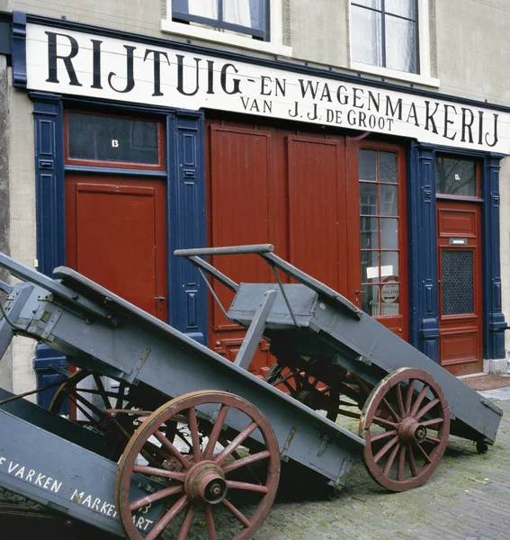 Zeer Oude Ouderwetse Traditionele Handcart Vervoer Fabriek Leiden Holland Voorkant — Stockfoto