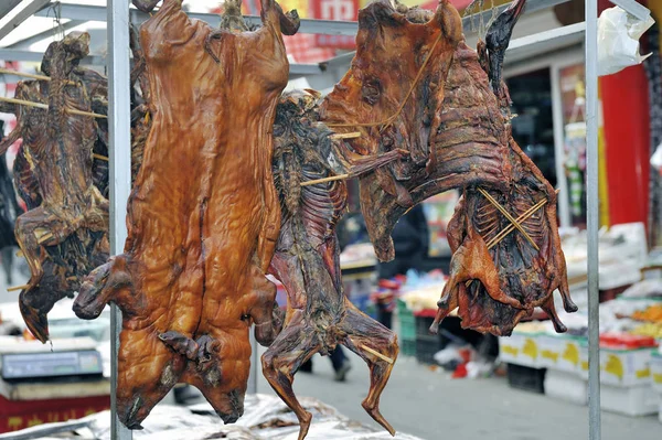 Butcher Shop Med Olika Kött Som Peking Anka Kyckling Gris — Stockfoto