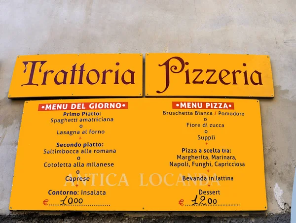 Venkovní Restaurace Menu Znamení Italštině — Stock fotografie